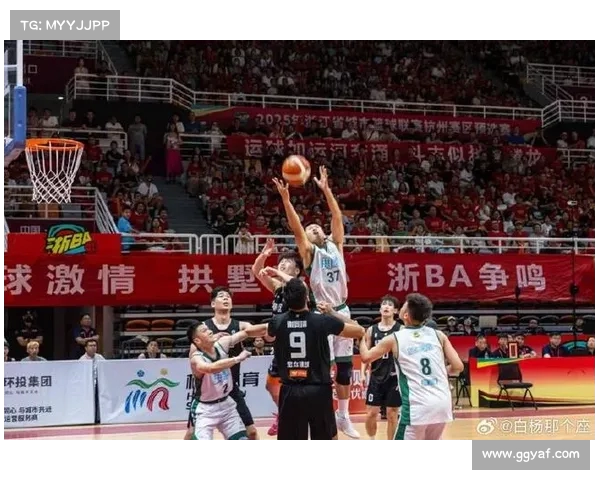 球场快报:本周篮球赛事精彩瞬间汇总 球场快报:本周篮球赛事精彩瞬间汇总